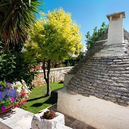 Trullo Giardino Fiorito Bed and Breakfast Alberobello Exteriör bild