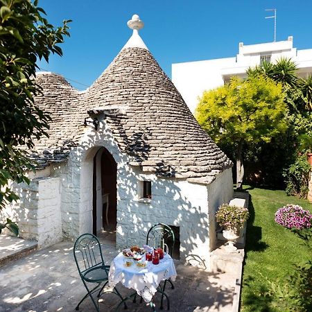 Trullo Giardino Fiorito Bed and Breakfast Alberobello Exteriör bild