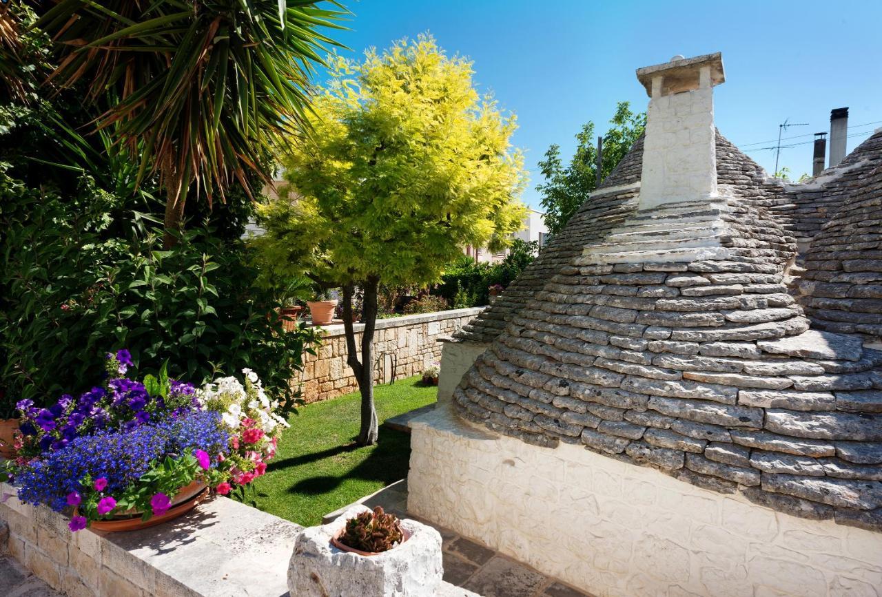 Trullo Giardino Fiorito Bed and Breakfast Alberobello Exteriör bild