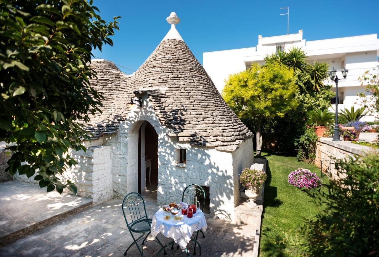 Trullo Giardino Fiorito Bed and Breakfast Alberobello Exteriör bild