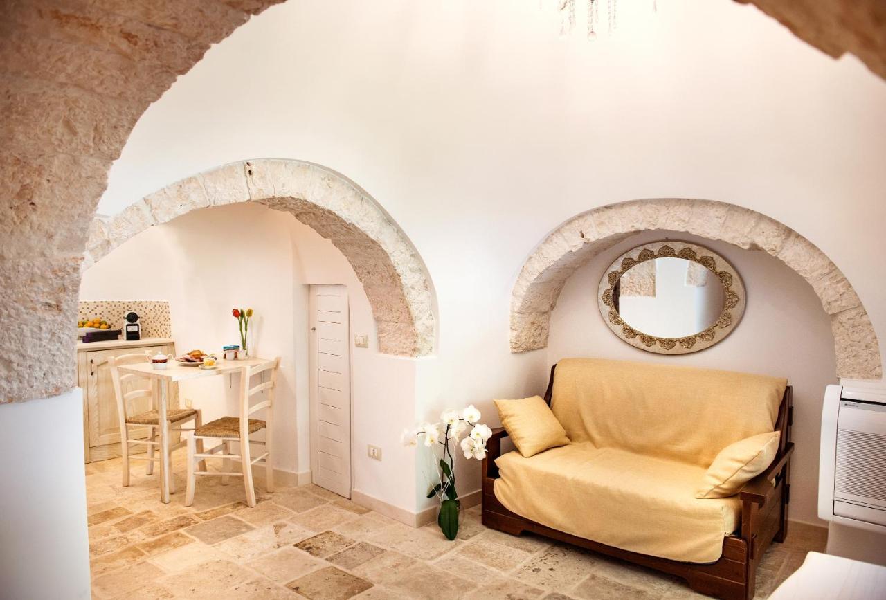 Trullo Giardino Fiorito Bed and Breakfast Alberobello Exteriör bild